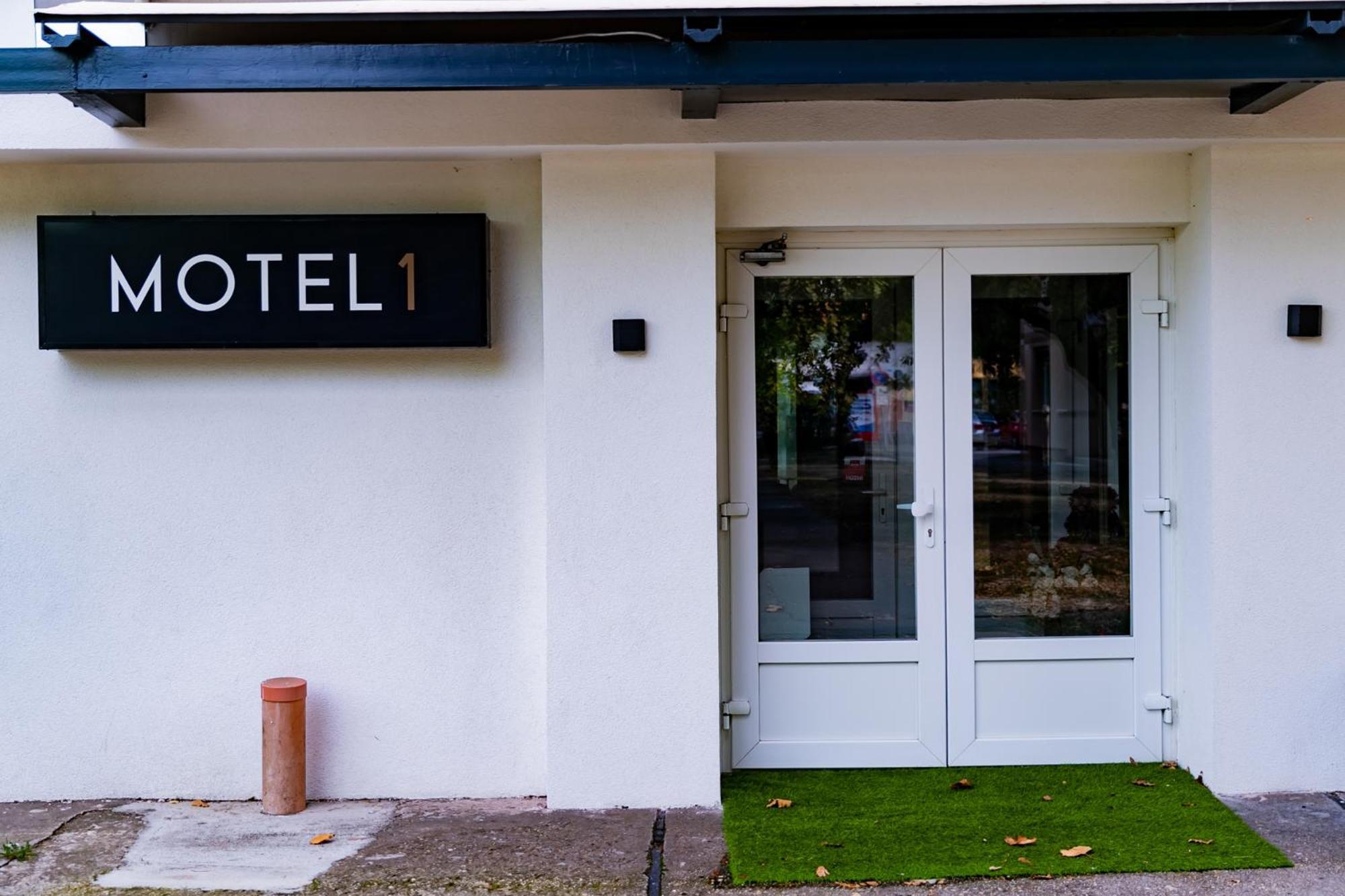 Motel1- A Megfizetheto Luxus! Dunaújváros 외부 사진