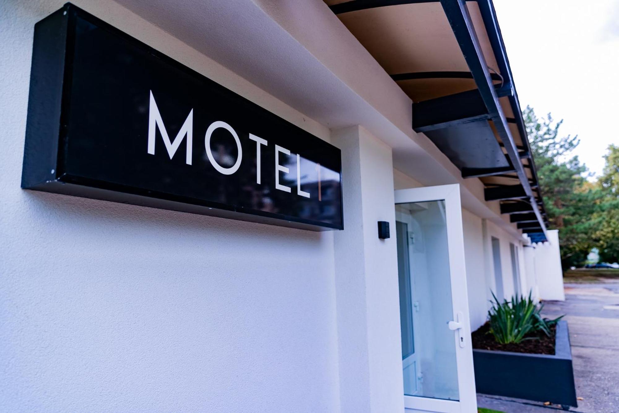 Motel1- A Megfizetheto Luxus! Dunaújváros 외부 사진